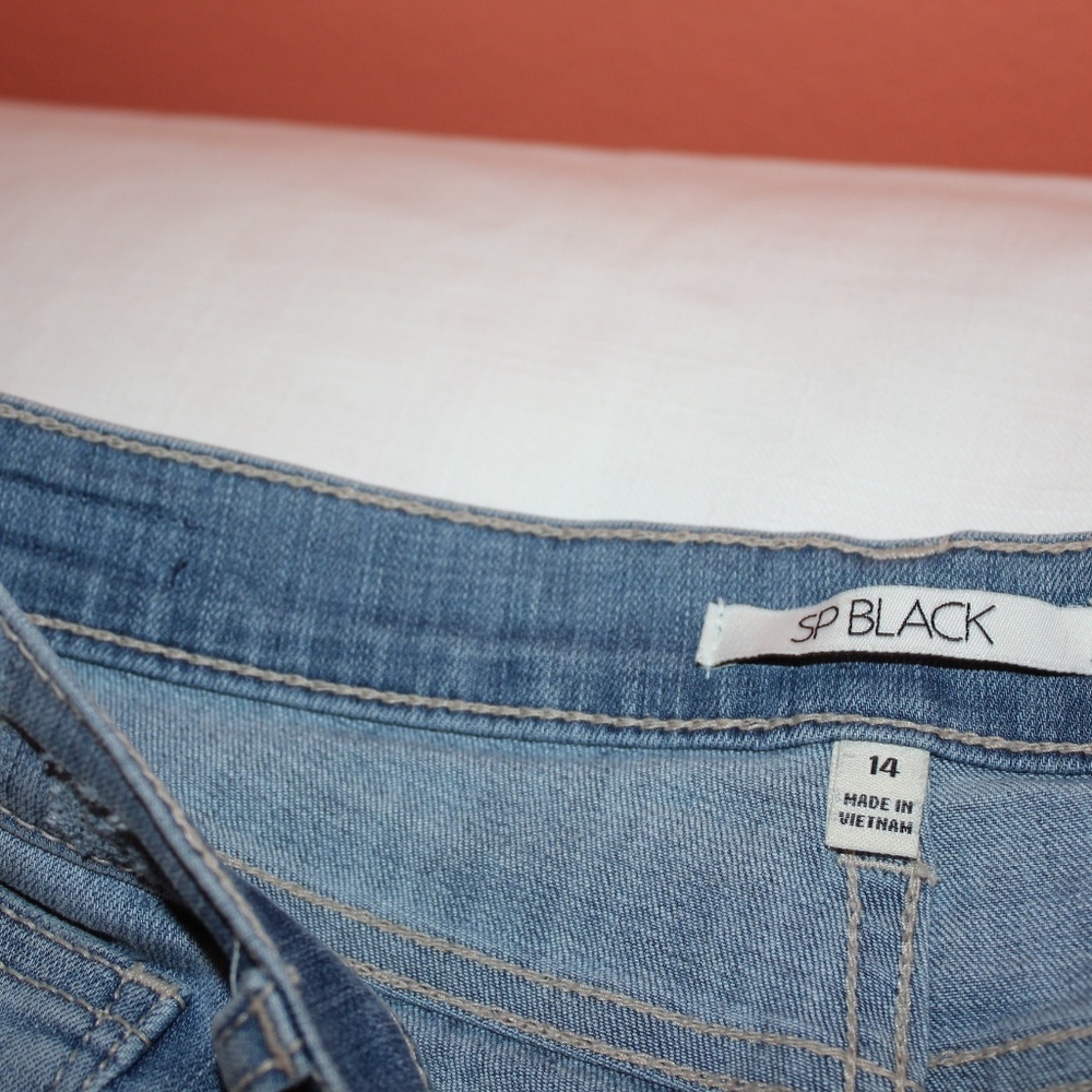 Girls Ripped Jeans - Picture 4 of 4